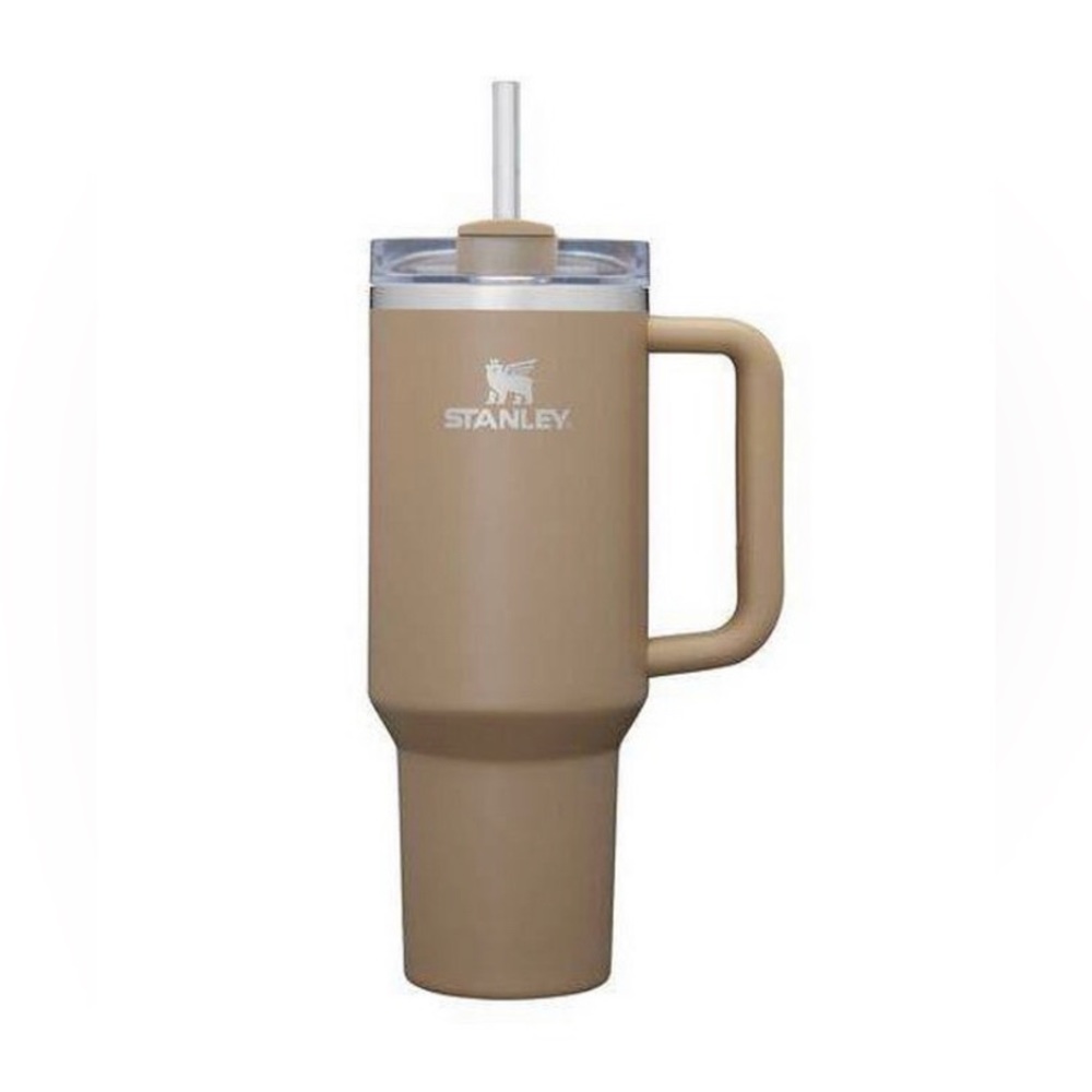 Stanley Cup The Quencher H2.0 Flowstate Tumbler 40 OZ straw Basic Brown NWT mug
